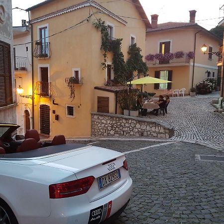 Scaccia Pensieri Villa Cerchio Buitenkant foto