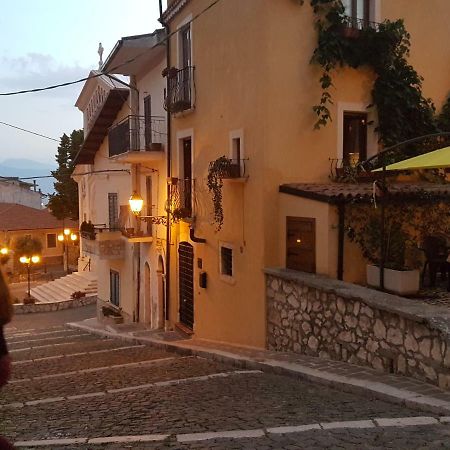 Scaccia Pensieri Villa Cerchio Buitenkant foto