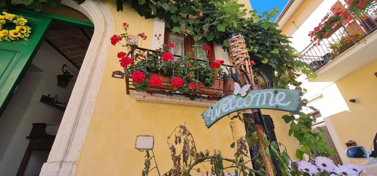 Scaccia Pensieri Villa Cerchio Buitenkant foto
