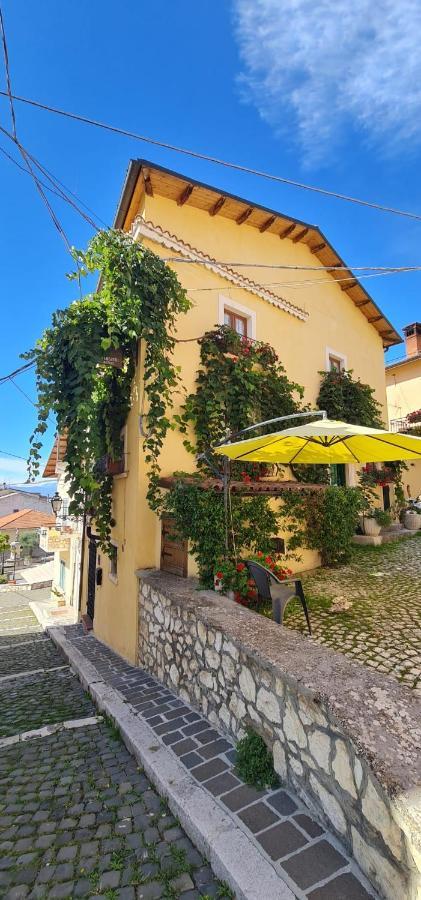 Scaccia Pensieri Villa Cerchio Buitenkant foto