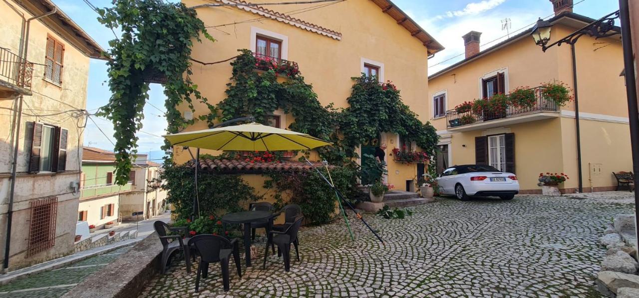 Scaccia Pensieri Villa Cerchio Buitenkant foto