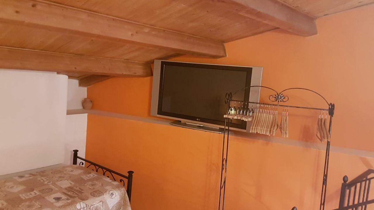 Scaccia Pensieri Villa Cerchio Buitenkant foto