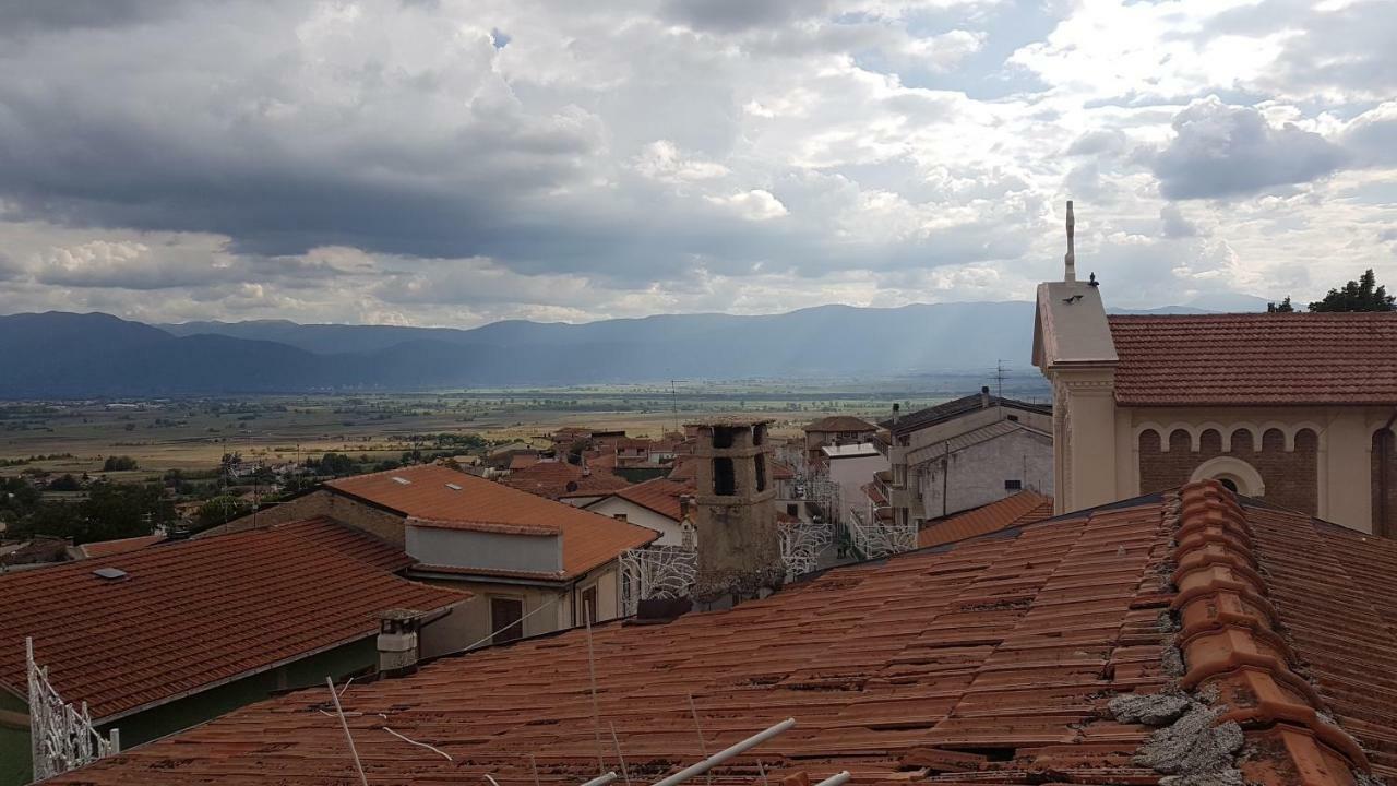 Scaccia Pensieri Villa Cerchio Buitenkant foto