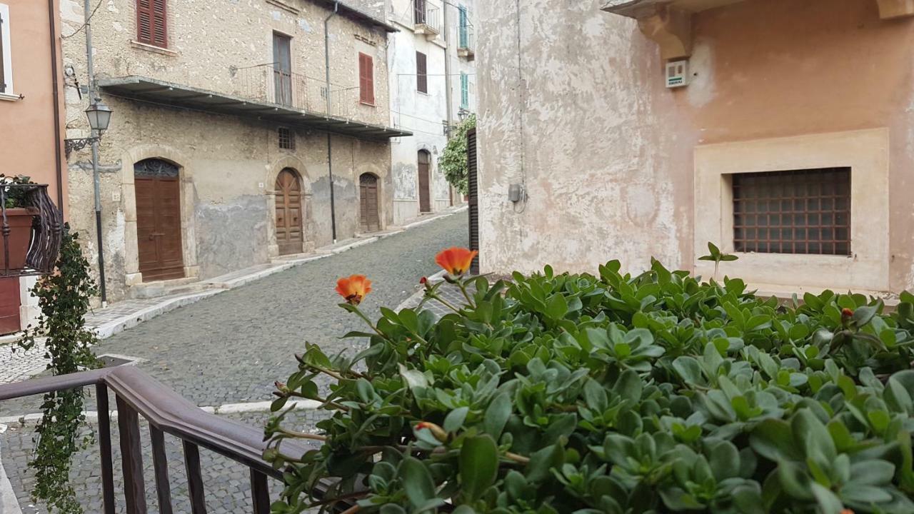 Scaccia Pensieri Villa Cerchio Buitenkant foto