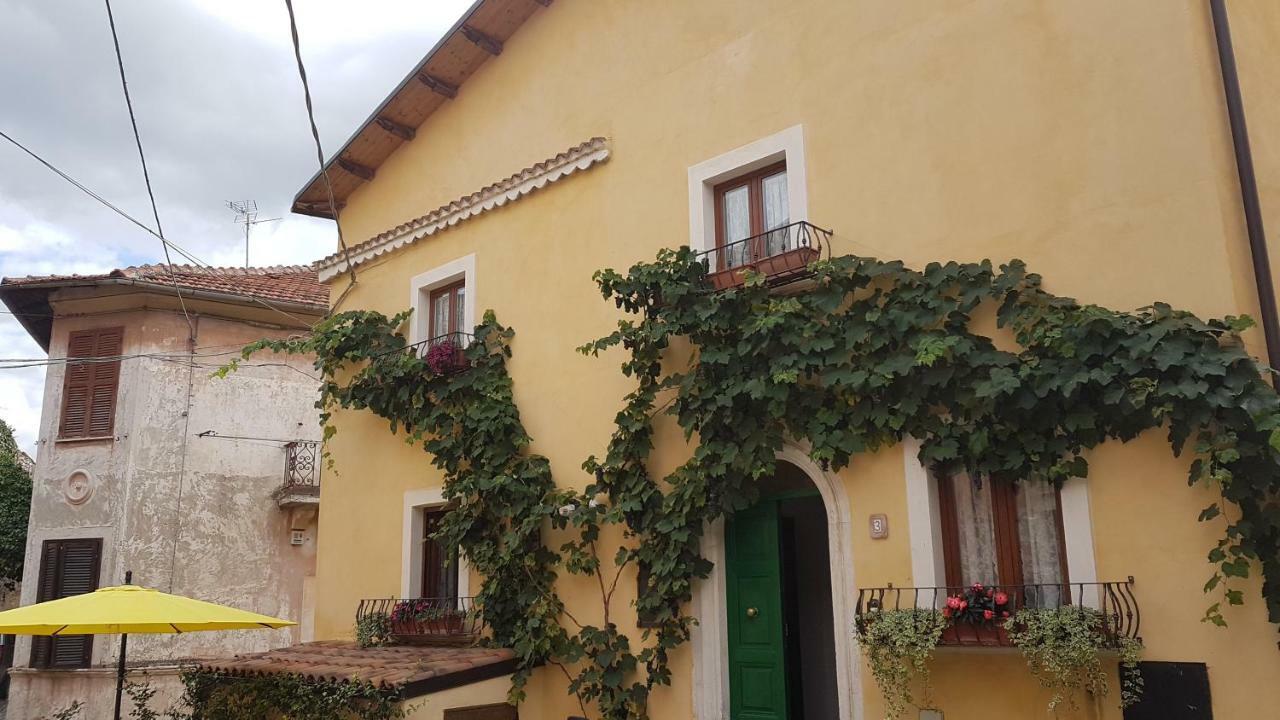 Scaccia Pensieri Villa Cerchio Buitenkant foto