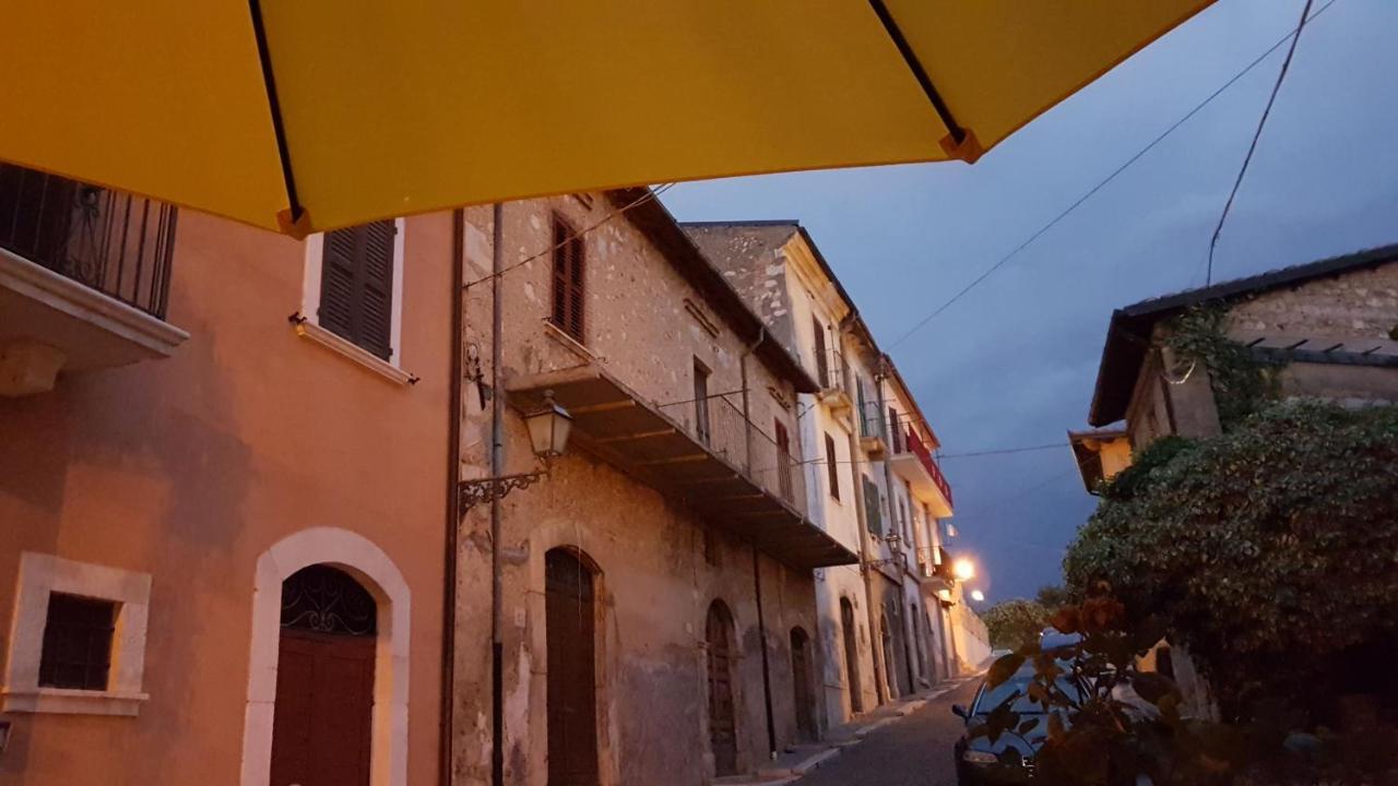 Scaccia Pensieri Villa Cerchio Buitenkant foto
